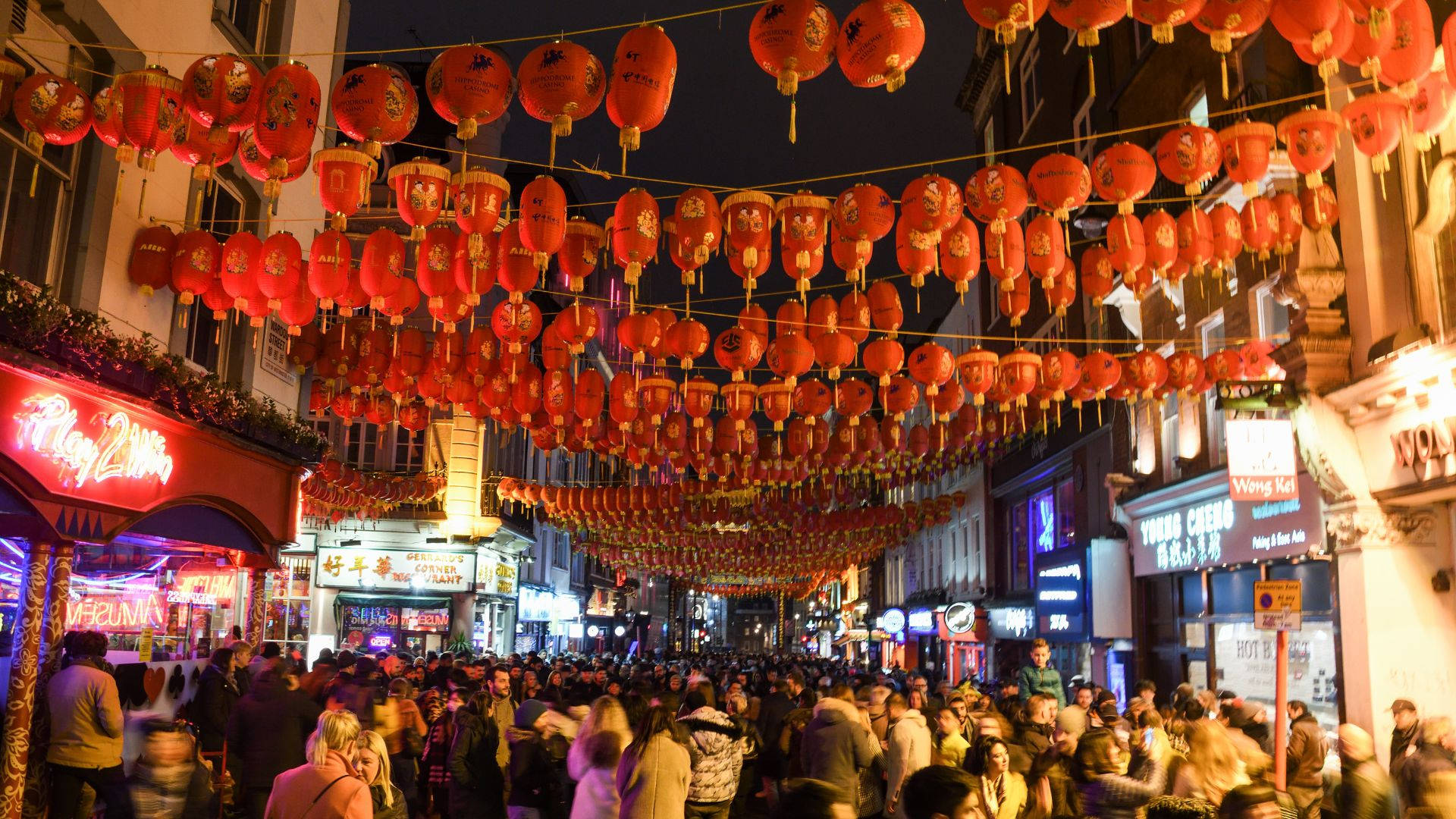Chinese Lanterns Market Wallpaper