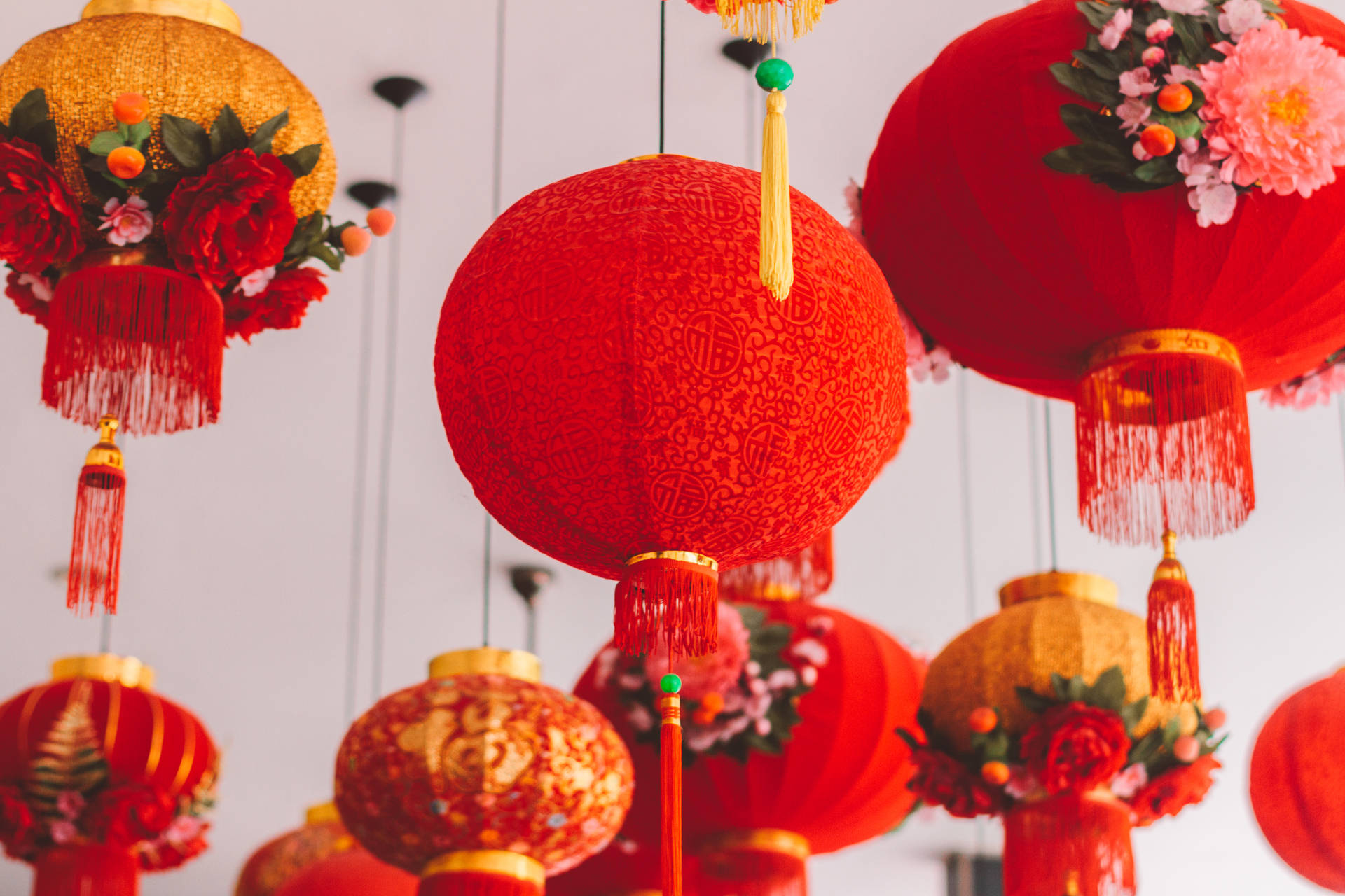 Chinese New Year Lanterns With Flowers Wallpaper