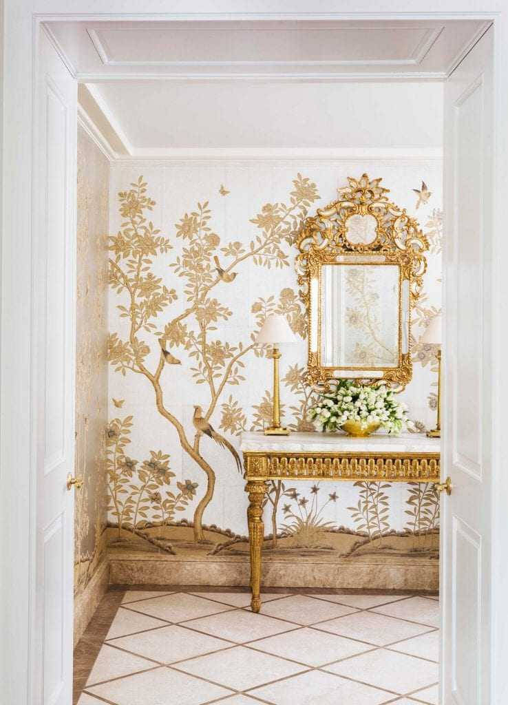 Chinoiserie White And Gold Wallpaper