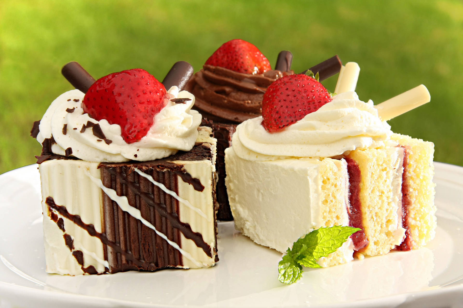 Delicious Chocolate and Strawberry Cake Wallpaper