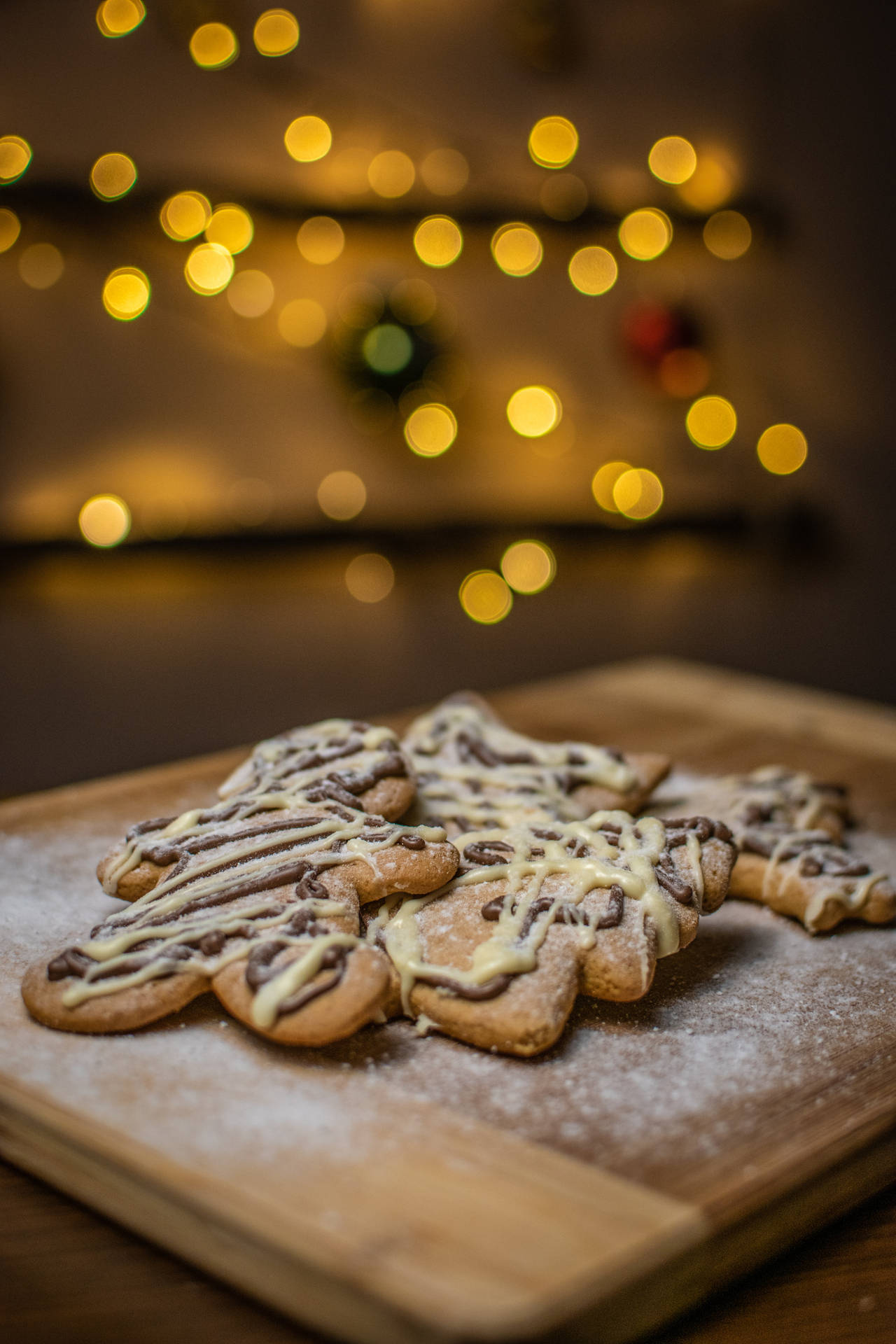 Chocolatey Gingerbread Christmas Cookies Wallpaper