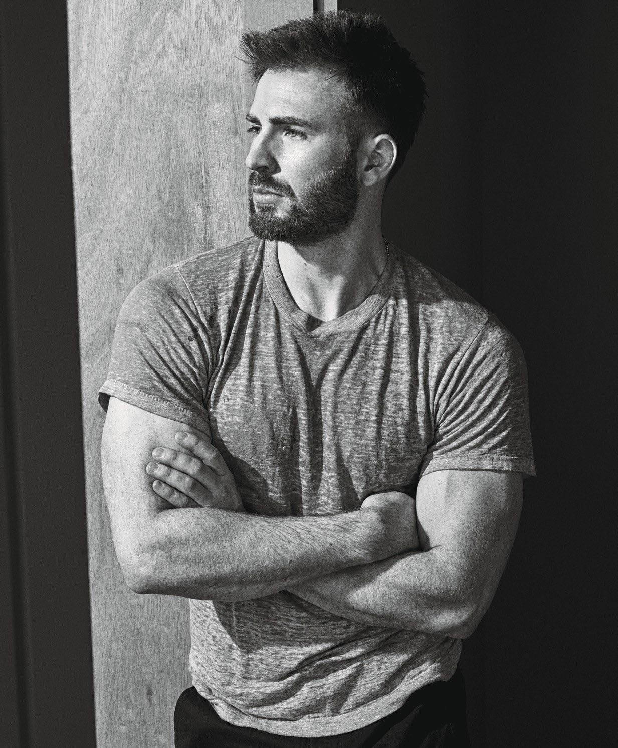 Chris Evans With Muscular Arms Wallpaper