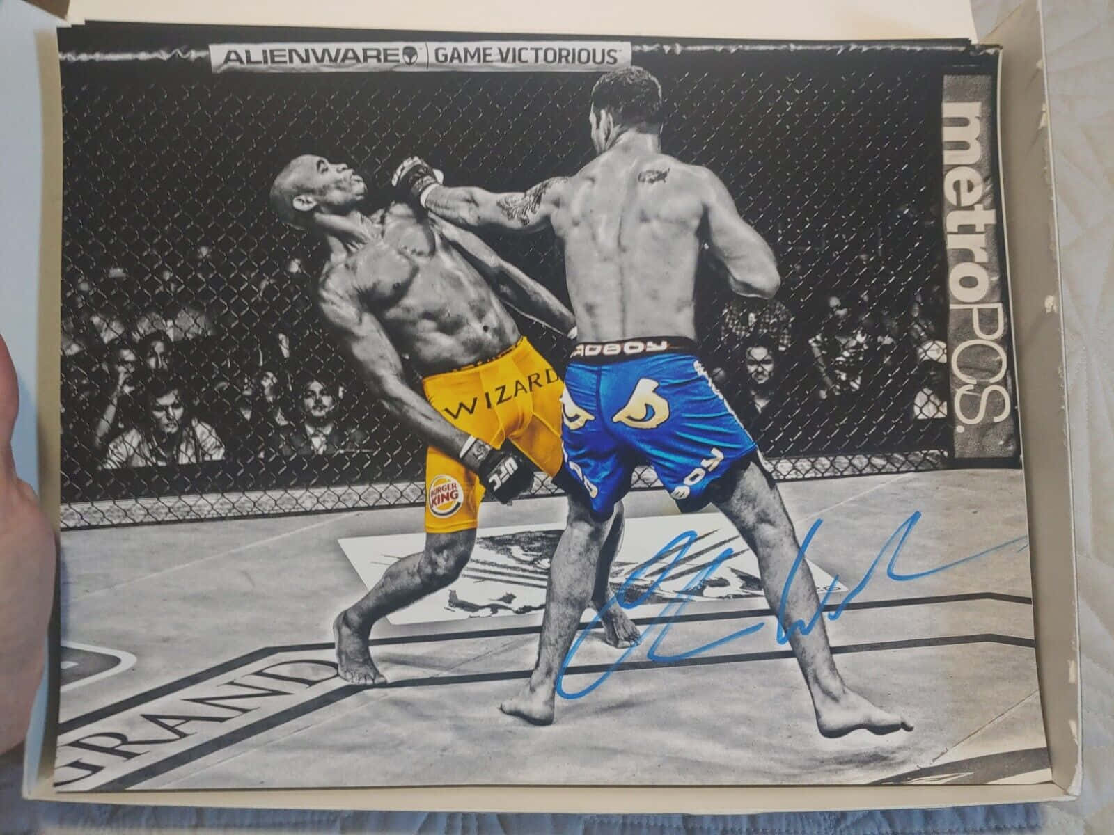 Chris Weidman Stikkende Anderson Silva ved UFC 162 billeder Wallpaper