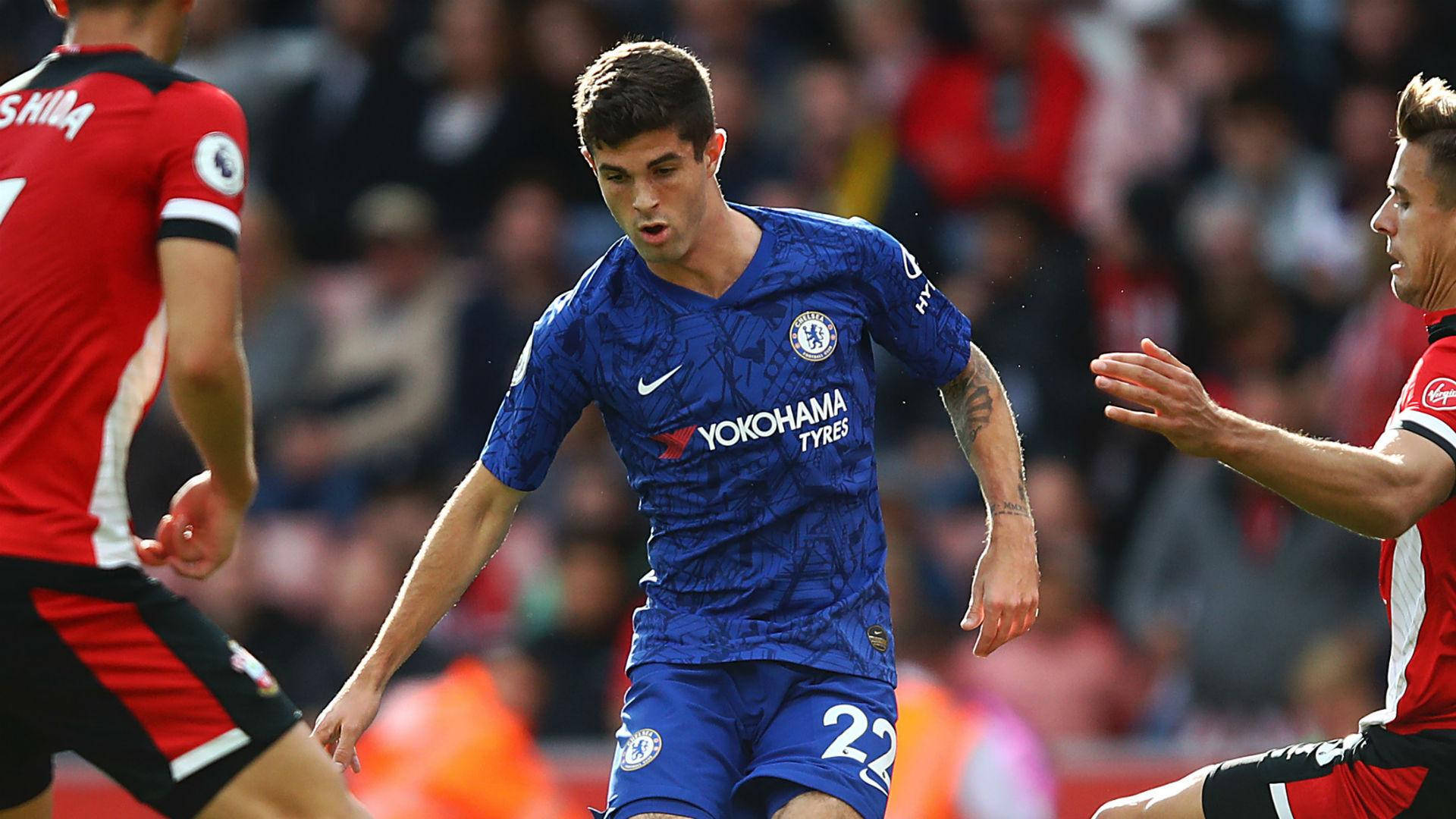 Bychelsea's Blue - Christian Pulisic Omgiven Av Chelsea's Blåa Färger (referring To A Wallpaper Featuring The Chelsea Footballer Surrounded By The Team's Blue Colors) Wallpaper
