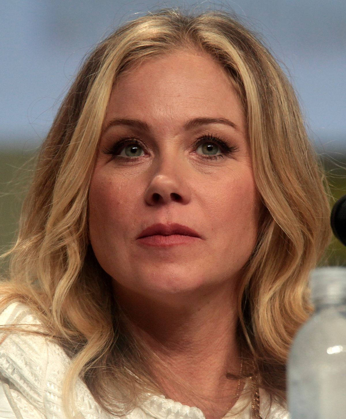 Christina Applegate Well-known Hollywood Actress Wallpaper