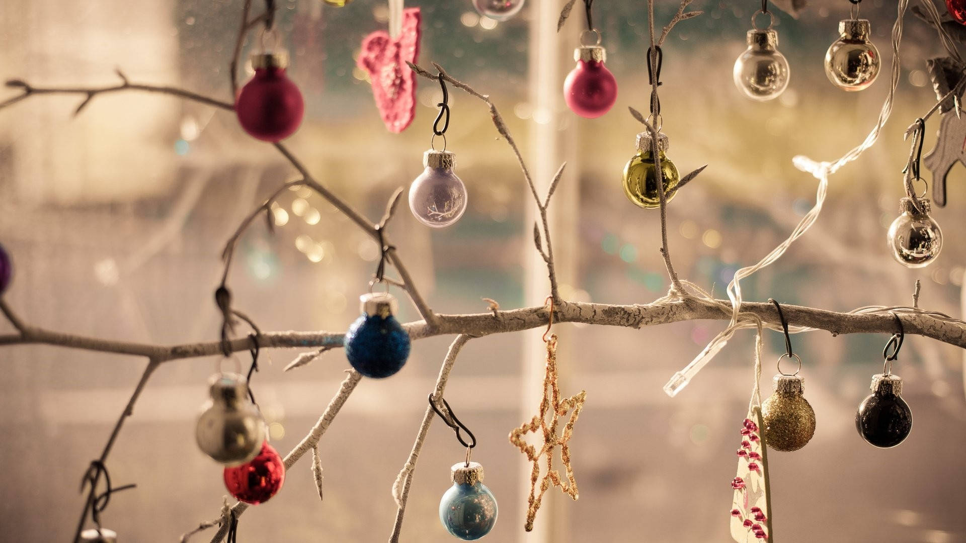 Christmas Aesthetic Desktop Glittered Balls Wallpaper