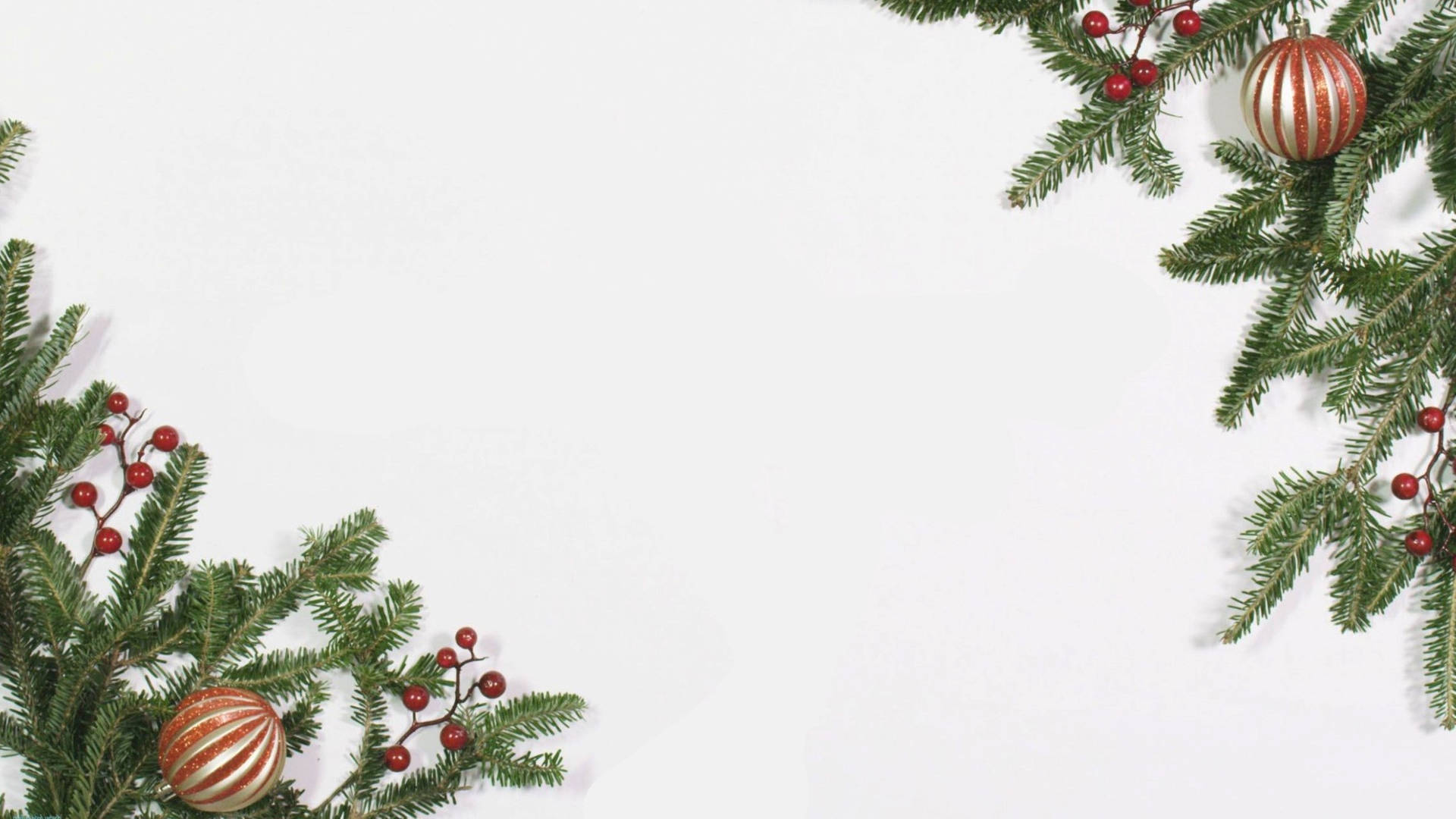 Christmas Aesthetic Garland And Berries Wallpaper