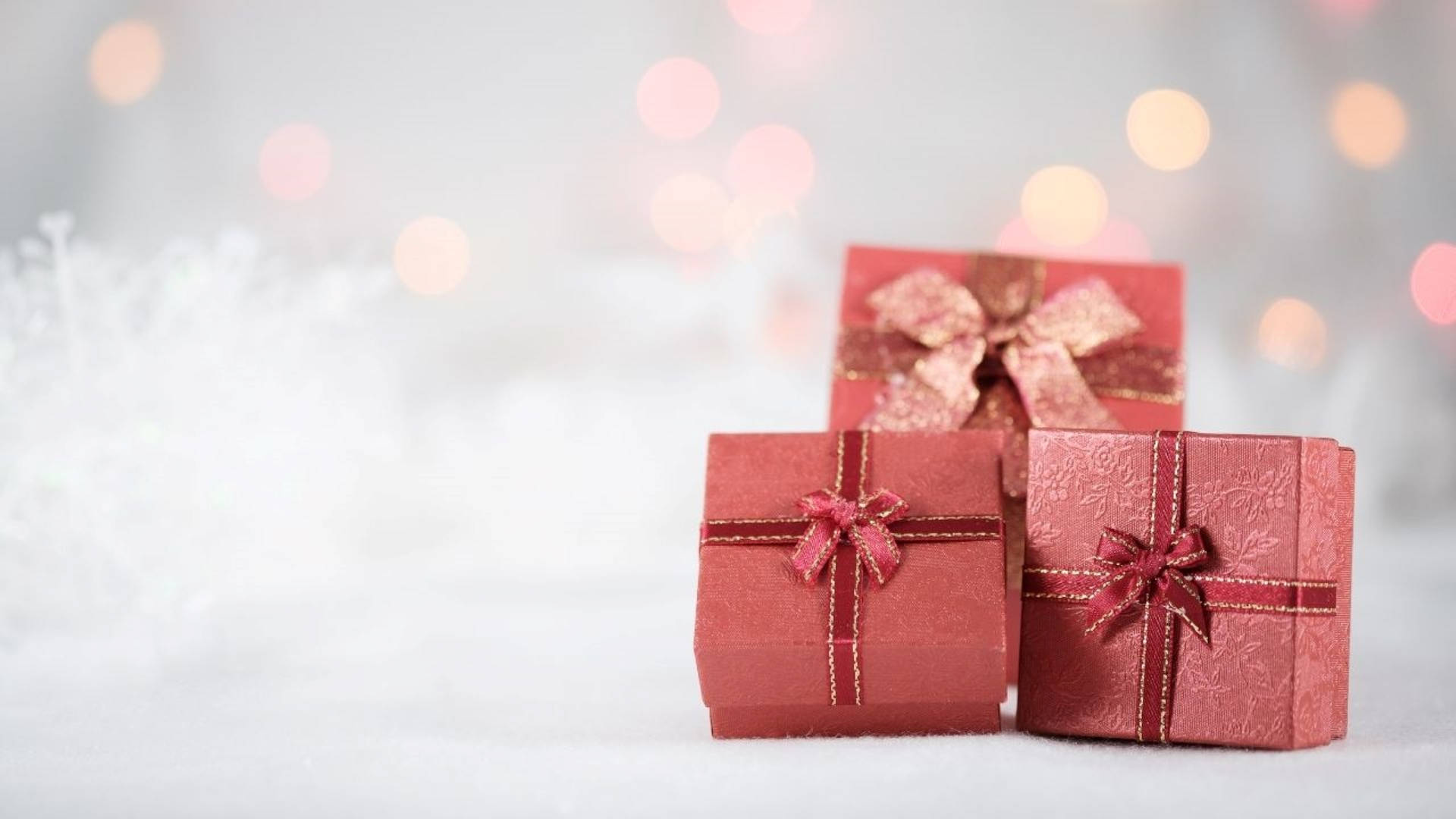 Christmas Aesthetic Red Gifts Wallpaper