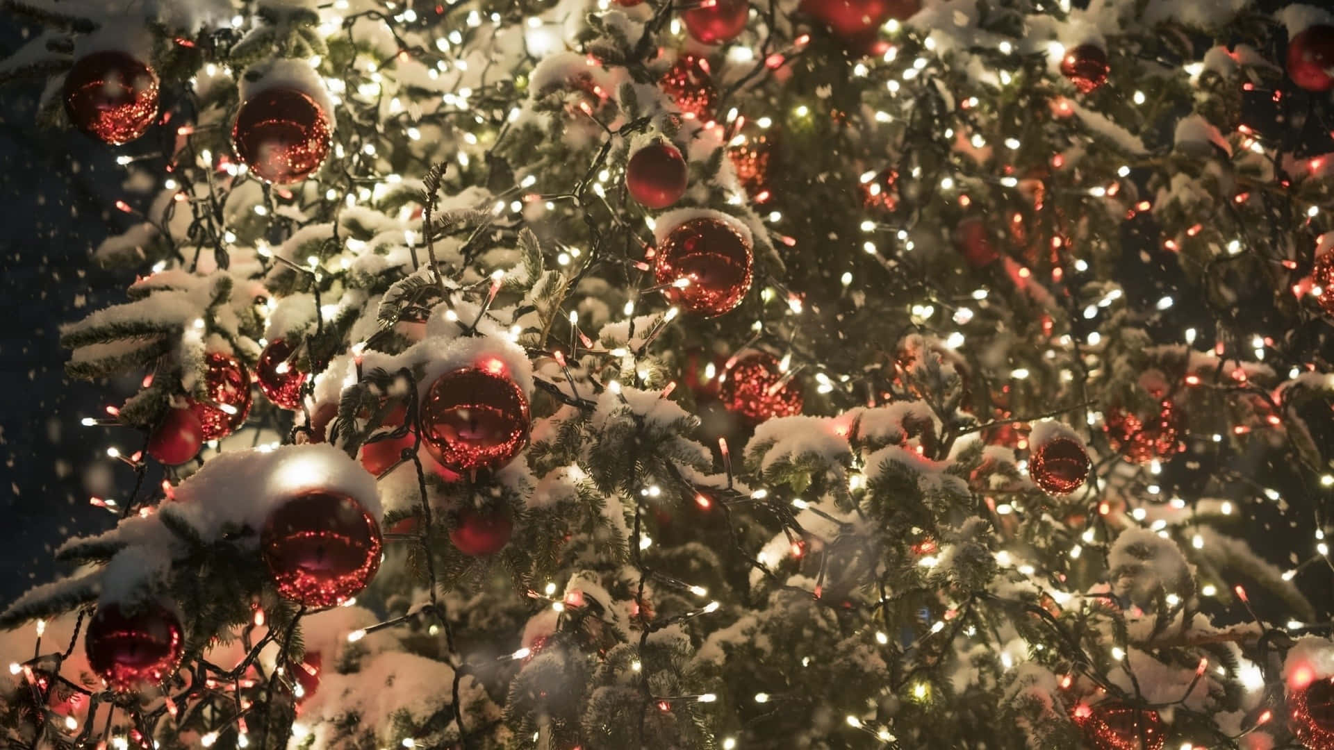 Genießensie Die Jahreszeit Mit Diesem Hellen, Farbenfrohen Weihnachts-ästhetik Tumblr Hintergrundbild Für Computer. Wallpaper