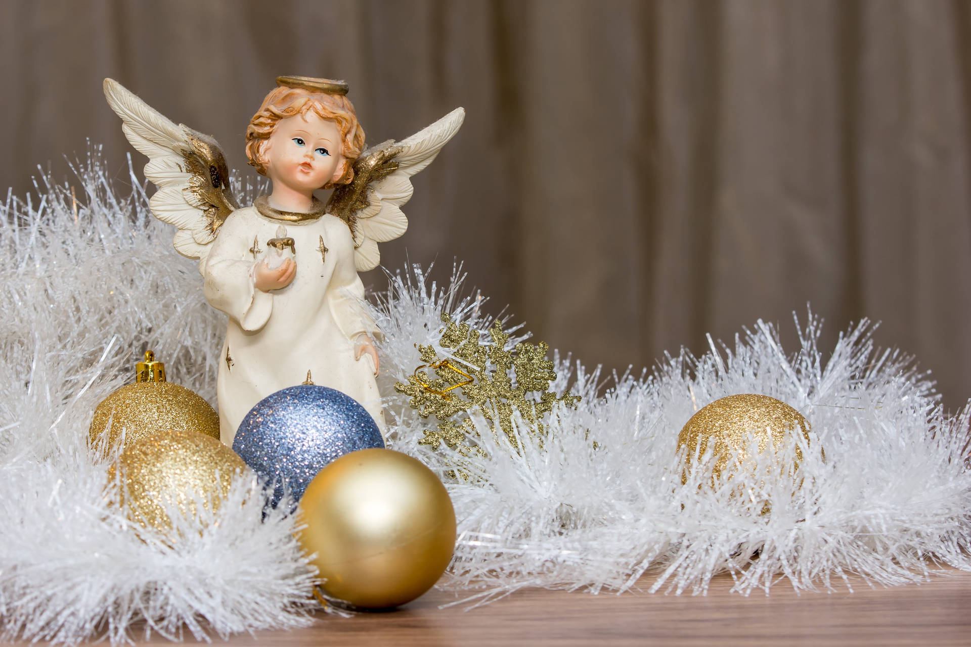 Christmas Angel Baubles And Tinsels Wallpaper