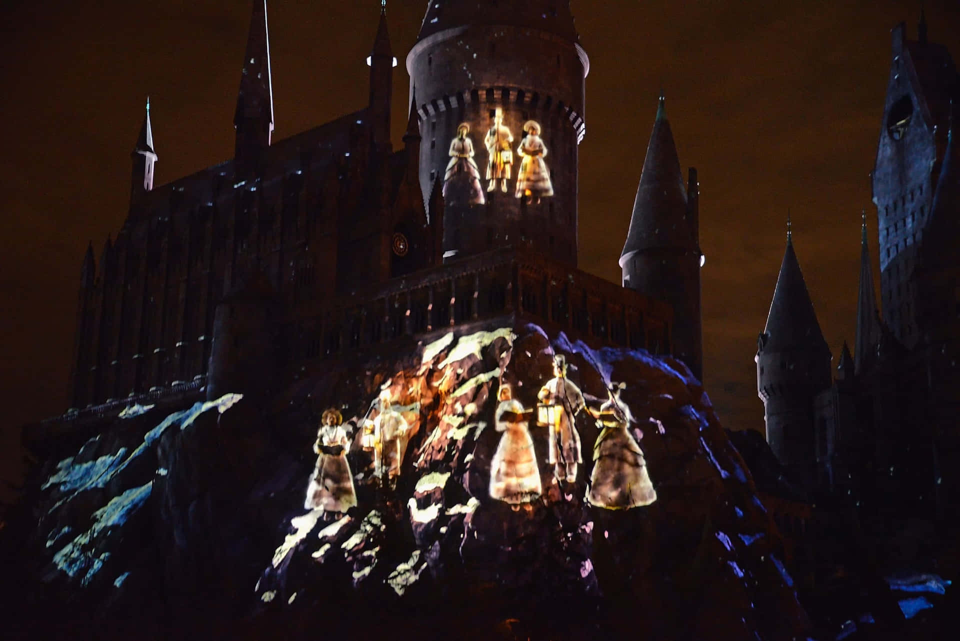 Stunning Christmas At Hogwarts Wallpaper