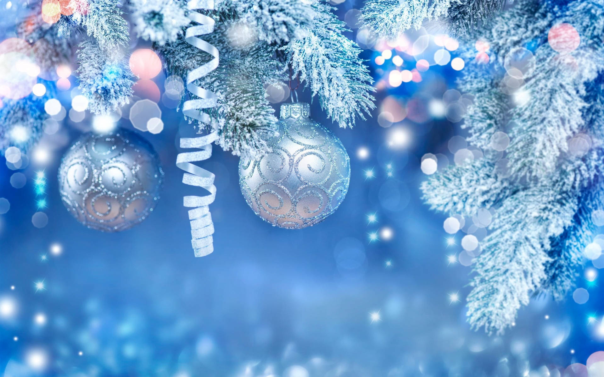 Christmas Balls In Bokeh Effect Wallpaper