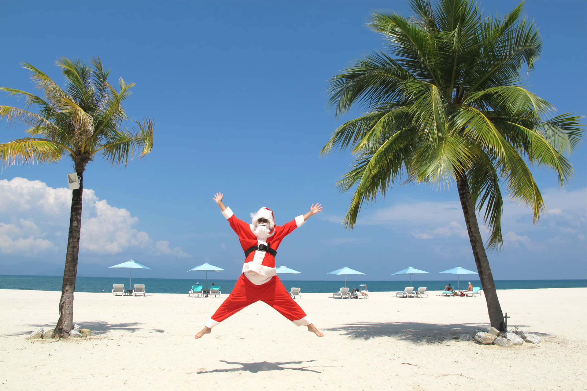 Imágenesde Santa Claus En La Playa En Navidad