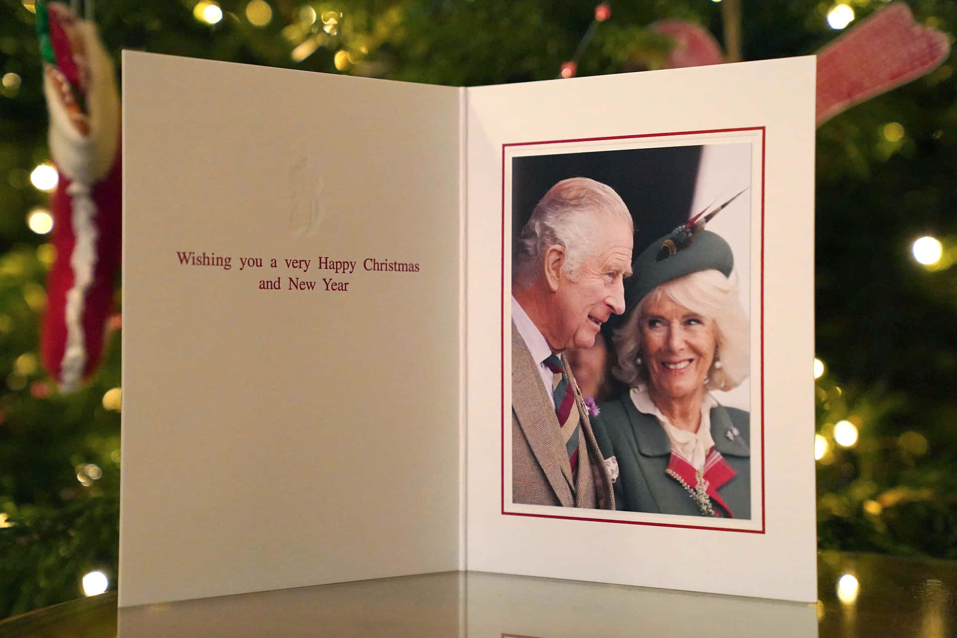 En julekort med et billede af hertug og hertuginde af Cambridge.