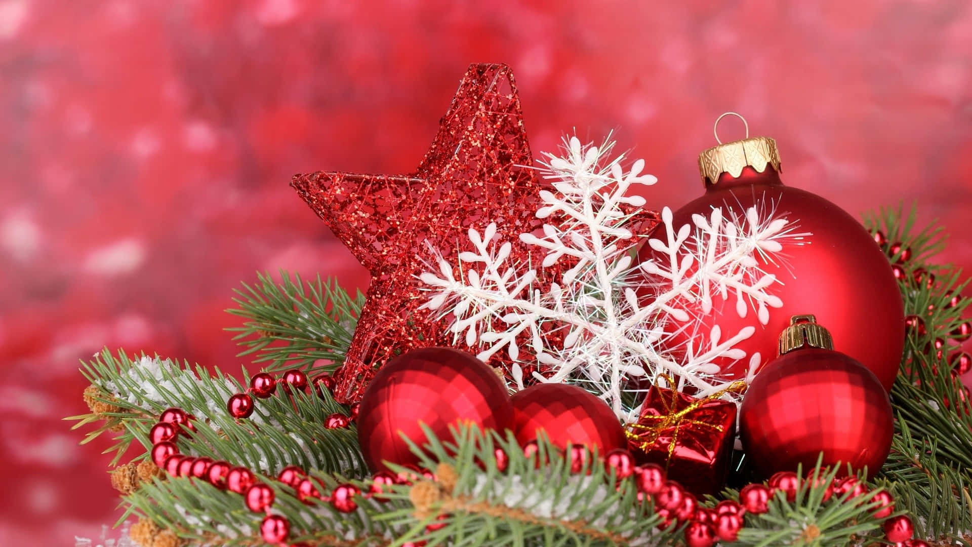 Celebrate the Holidays with a Festive Christmas Desktop