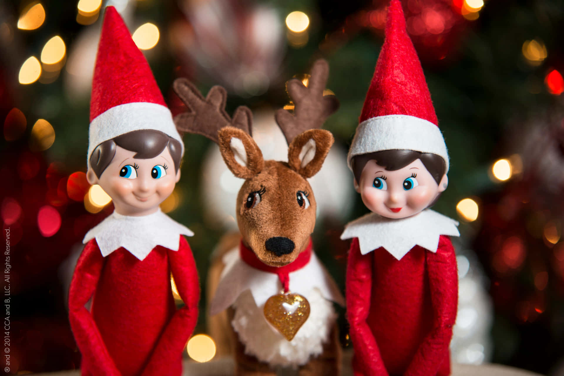 Christmas Elves With Reindeer Decor Wallpaper