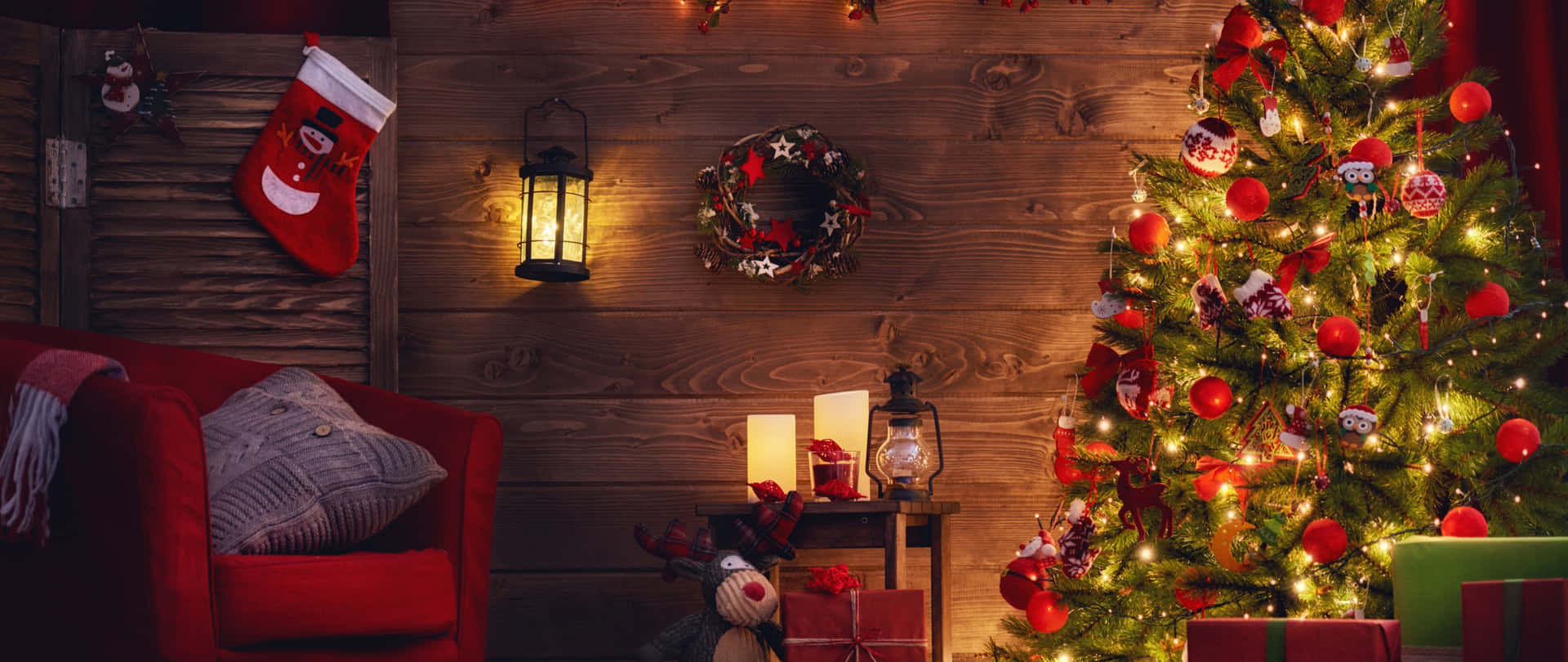 Christmas Eve Living Room Wallpaper