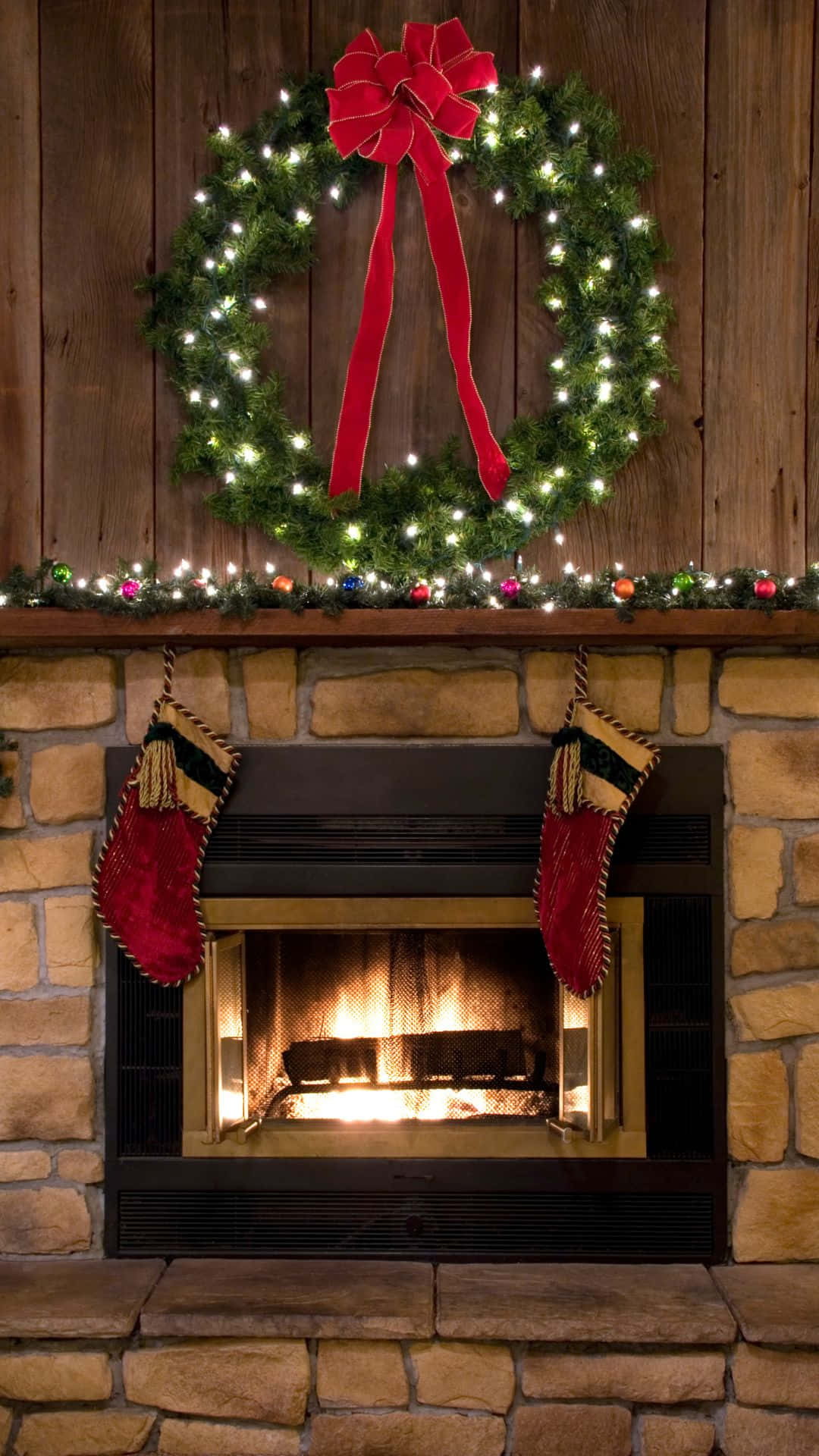 Cheminée De Noël Avec Couronne Et Bas Fond d'écran