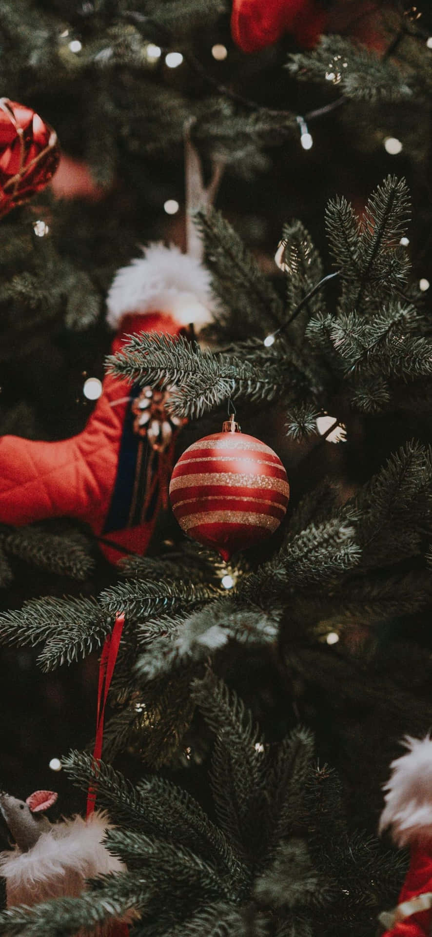 Feiernsie Diese Weihnachtszeit Mit Diesem Wunderschönen Und Festlichen Hintergrundbild Für Ihr Iphone.