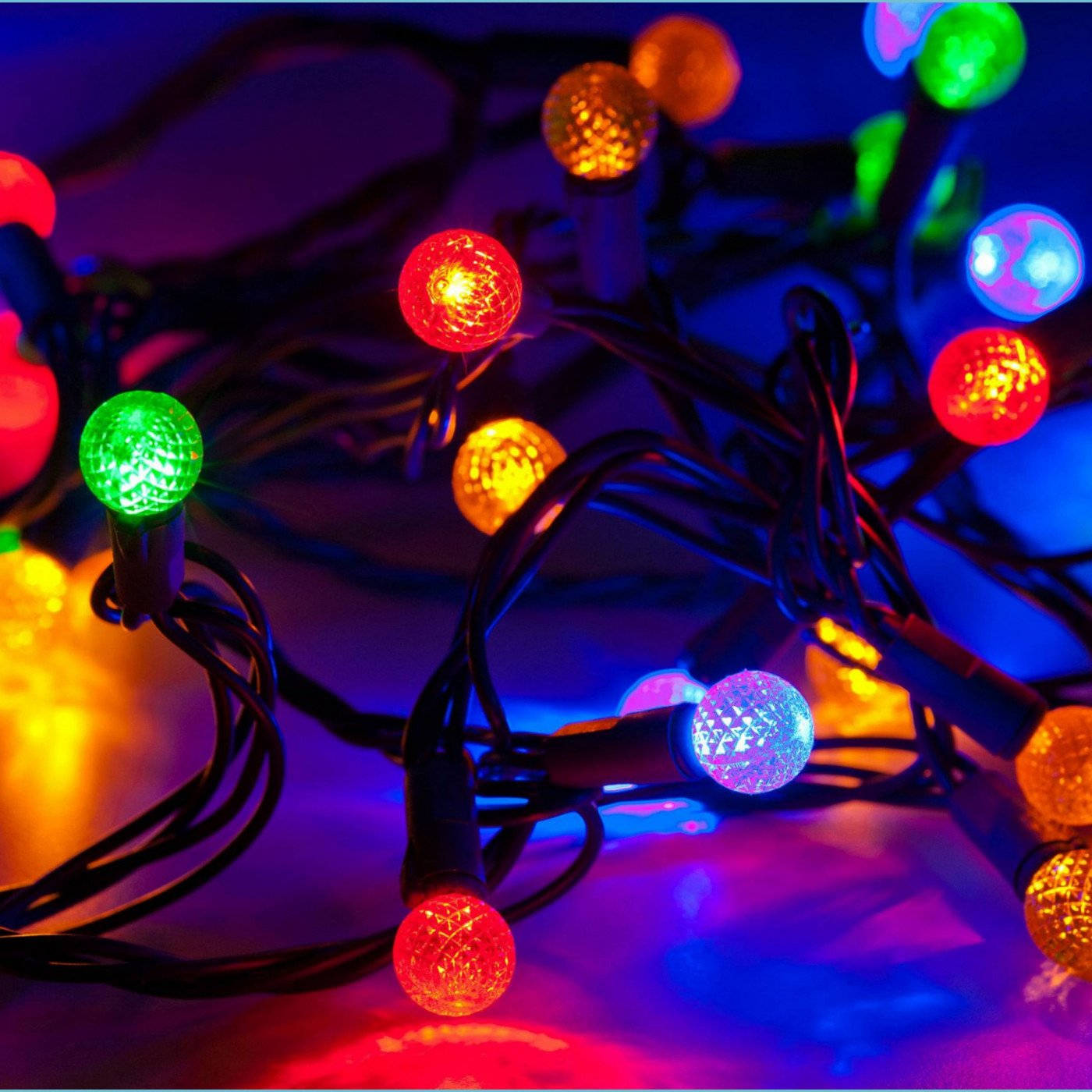 Entratenello Spirito Natalizio E Illuminate La Vostra Casa Con Questa Estetica Divertente E Vibrante Delle Luci Di Natale. Sfondo