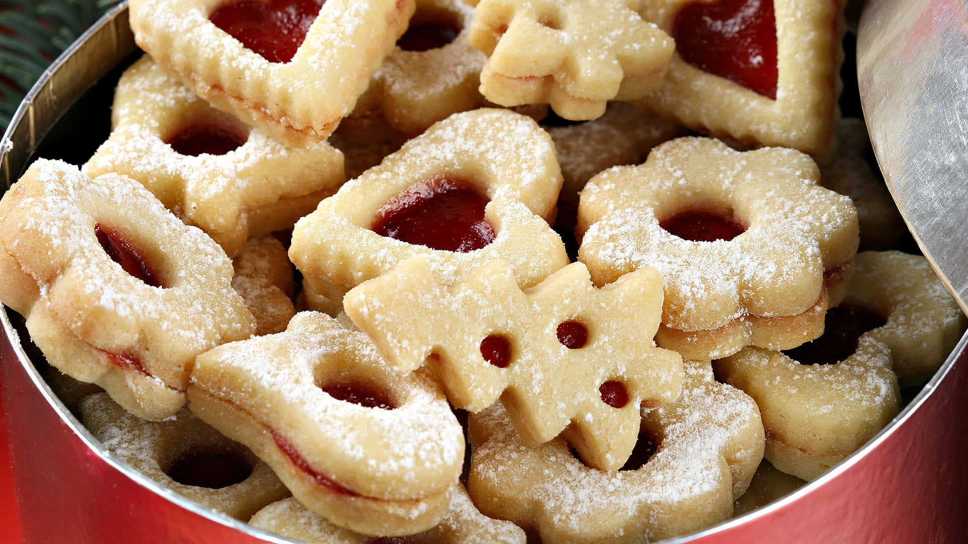 Christmas Linzer Cookies Tin Wallpaper