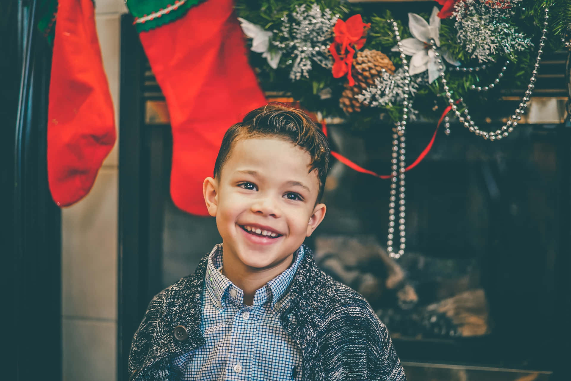 Sweet Boy Smiling Christmas Scene Background
