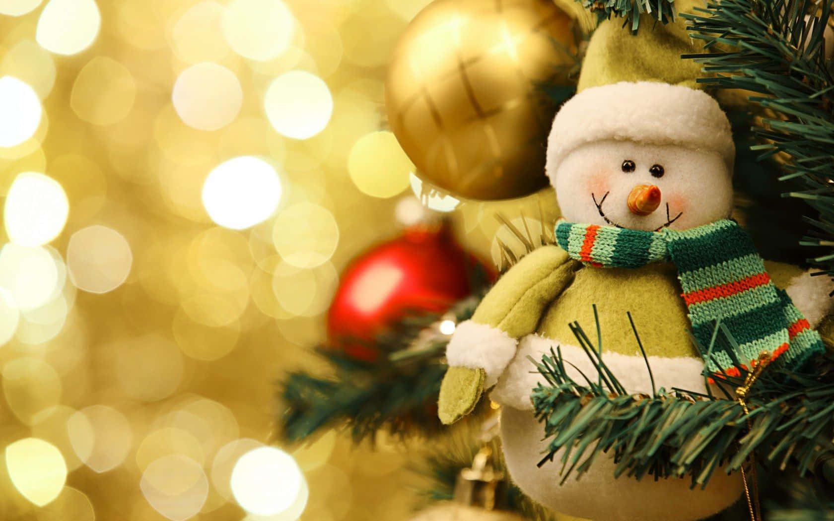 Christmas Snowman Red And Gold Balls Wallpaper