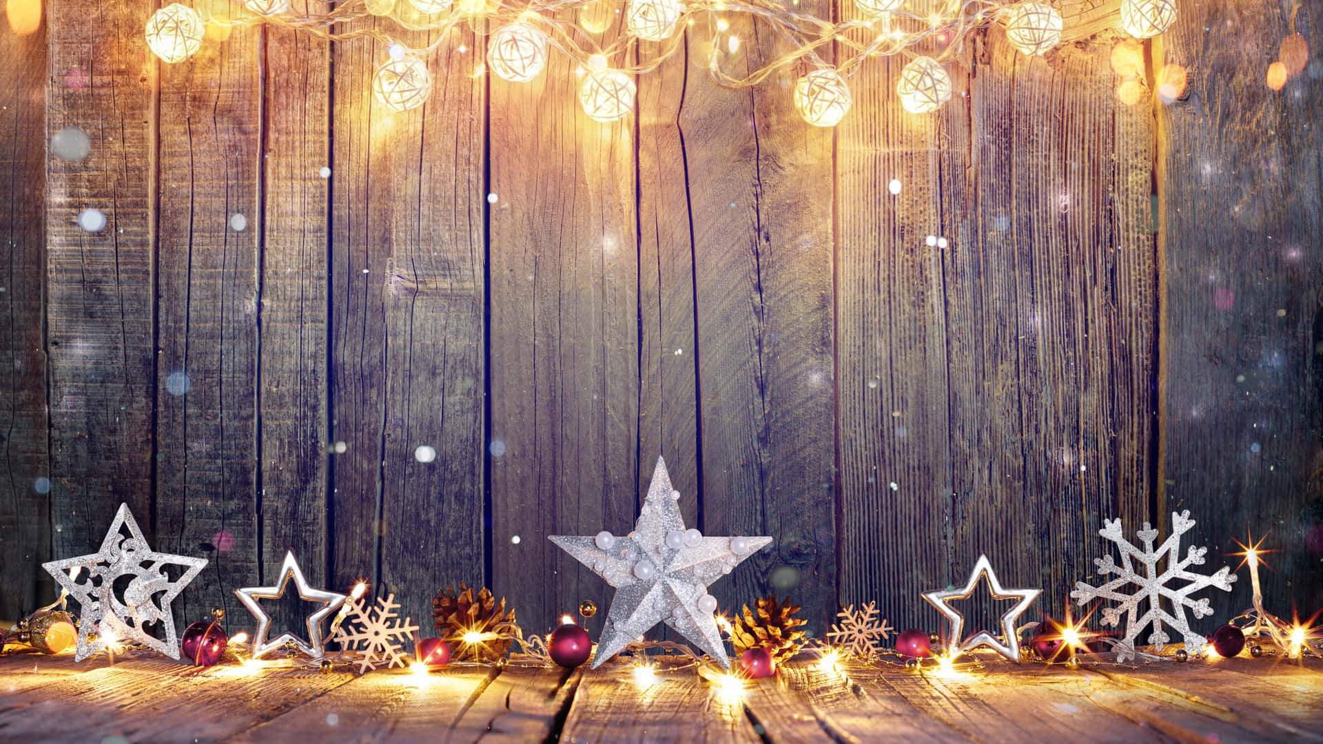 Celebrate the holiday season with a twinkling Christmas star Wallpaper