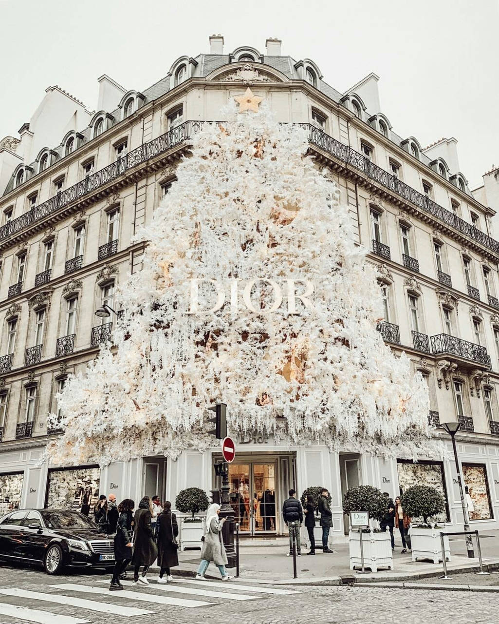 Christmas Storefront Dior Phone Wallpaper