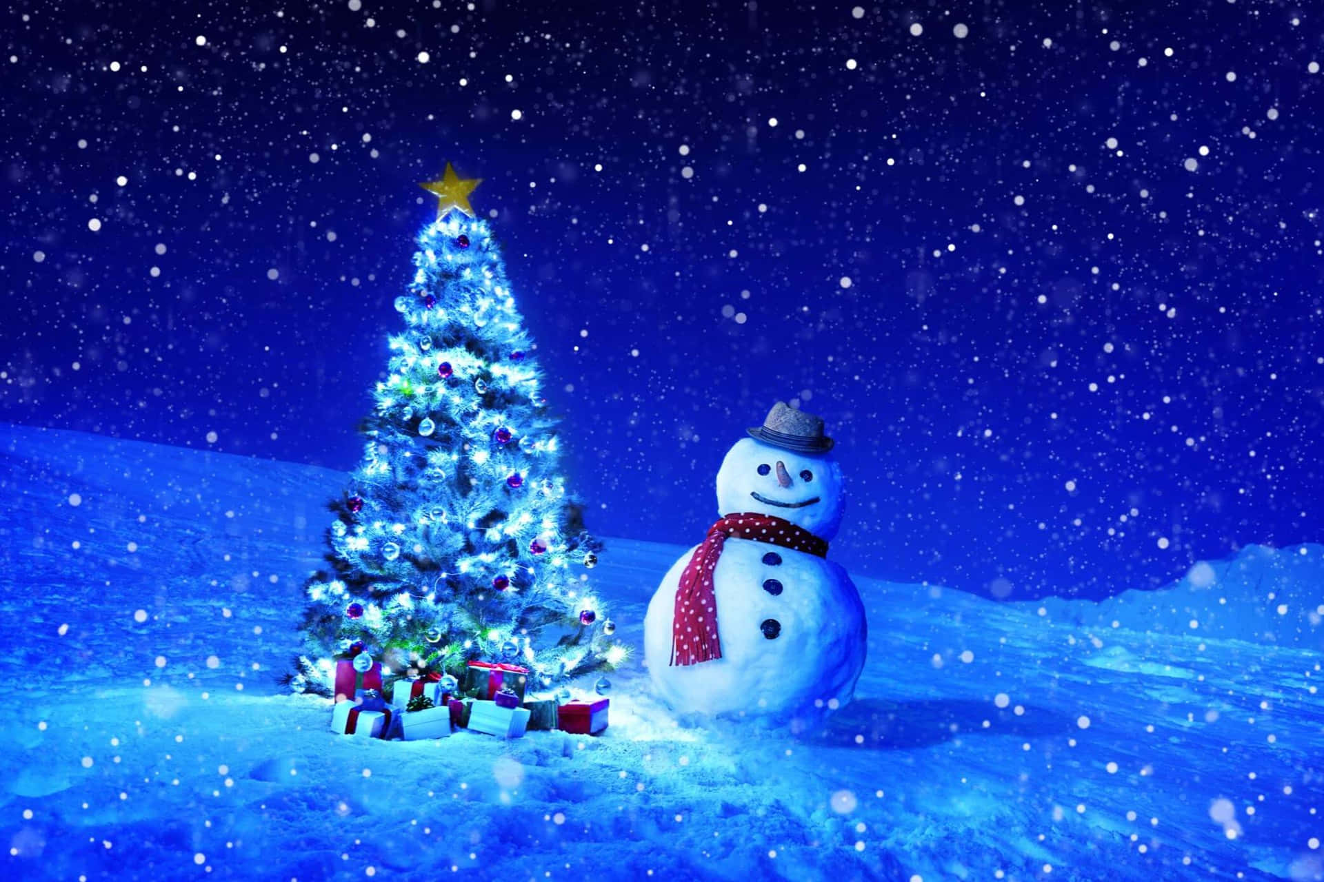 Christmas Tree And Snowman Wallpaper