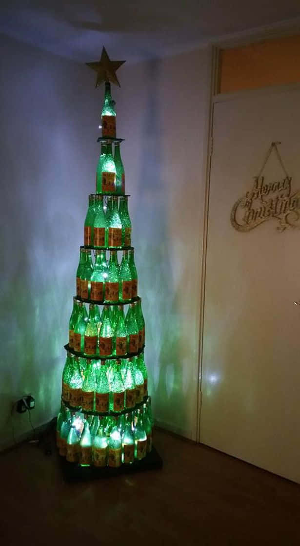 Grøn Flaske Jule Træ Billede Tapet
