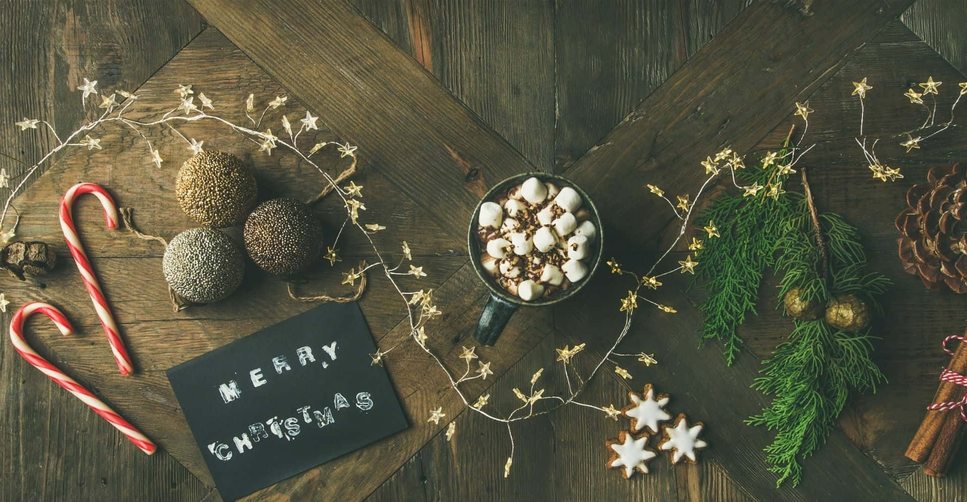 Hãy tải xuống nền Zoom trang trí Giáng Sinh để bạn có thể đưa không khí của kỳ nghỉ lễ vào các cuộc họp trực tuyến. Với các hình ảnh liên quan đến kỳ nghỉ Giáng Sinh, nền Zoom sẽ giúp cho các cuộc họp của bạn trở nên thú vị và đầy cảm hứng hơn bao giờ hết!