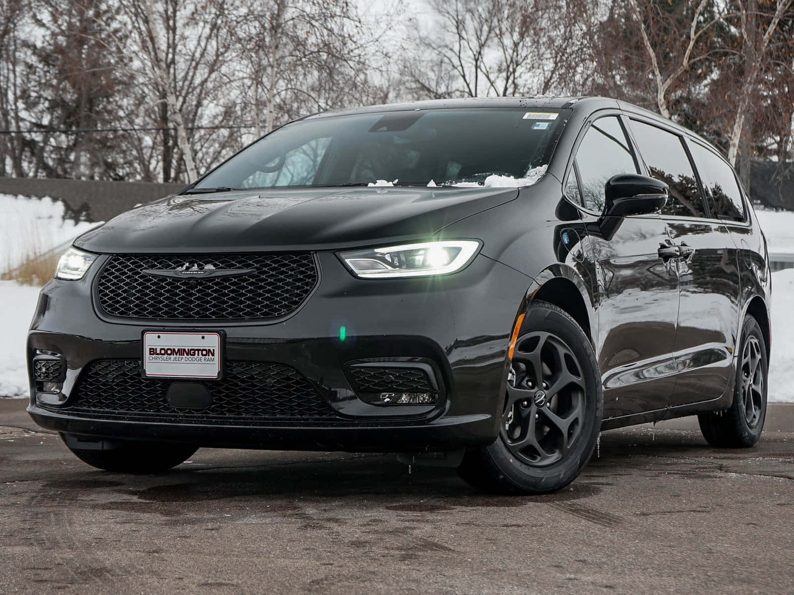 Chrysler Pacifica: A Family Vehicle with Style and Luxury Wallpaper
