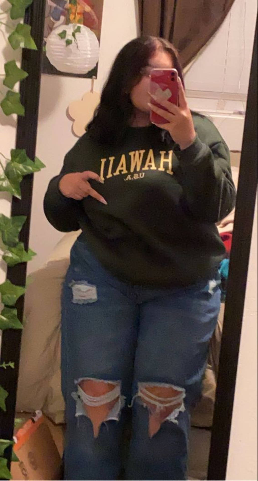 Chubby Teen Hawaii Sweatshirt Wallpaper