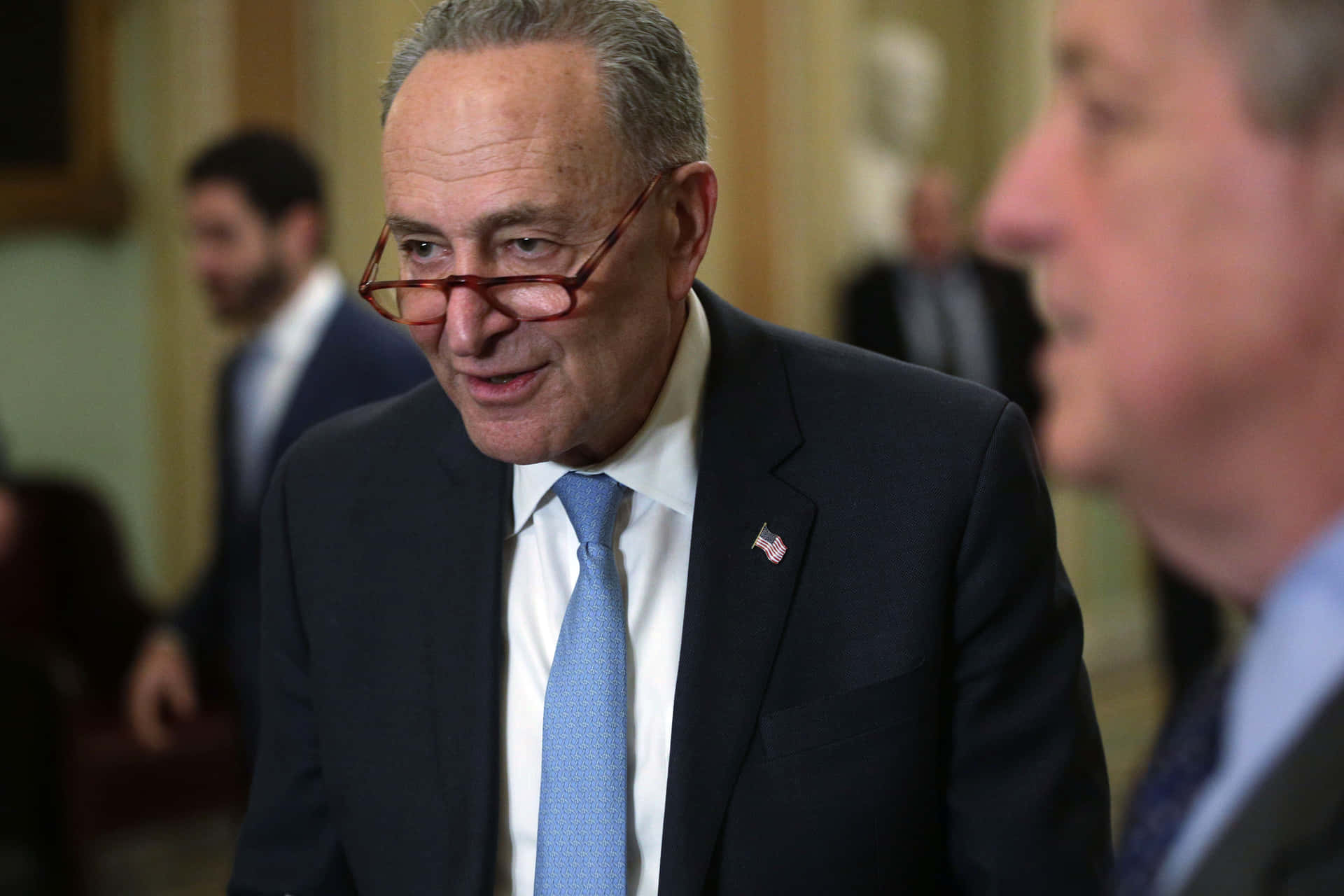 Chuck Schumer Snakker Nærbilde Bakgrunnsbildet