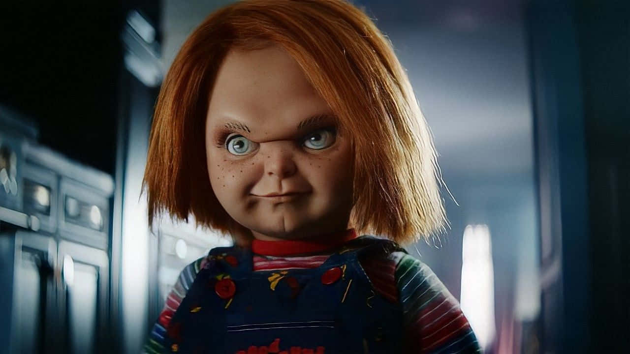 Muñecode Chucky En Una Habitación Oscura Fondo de pantalla