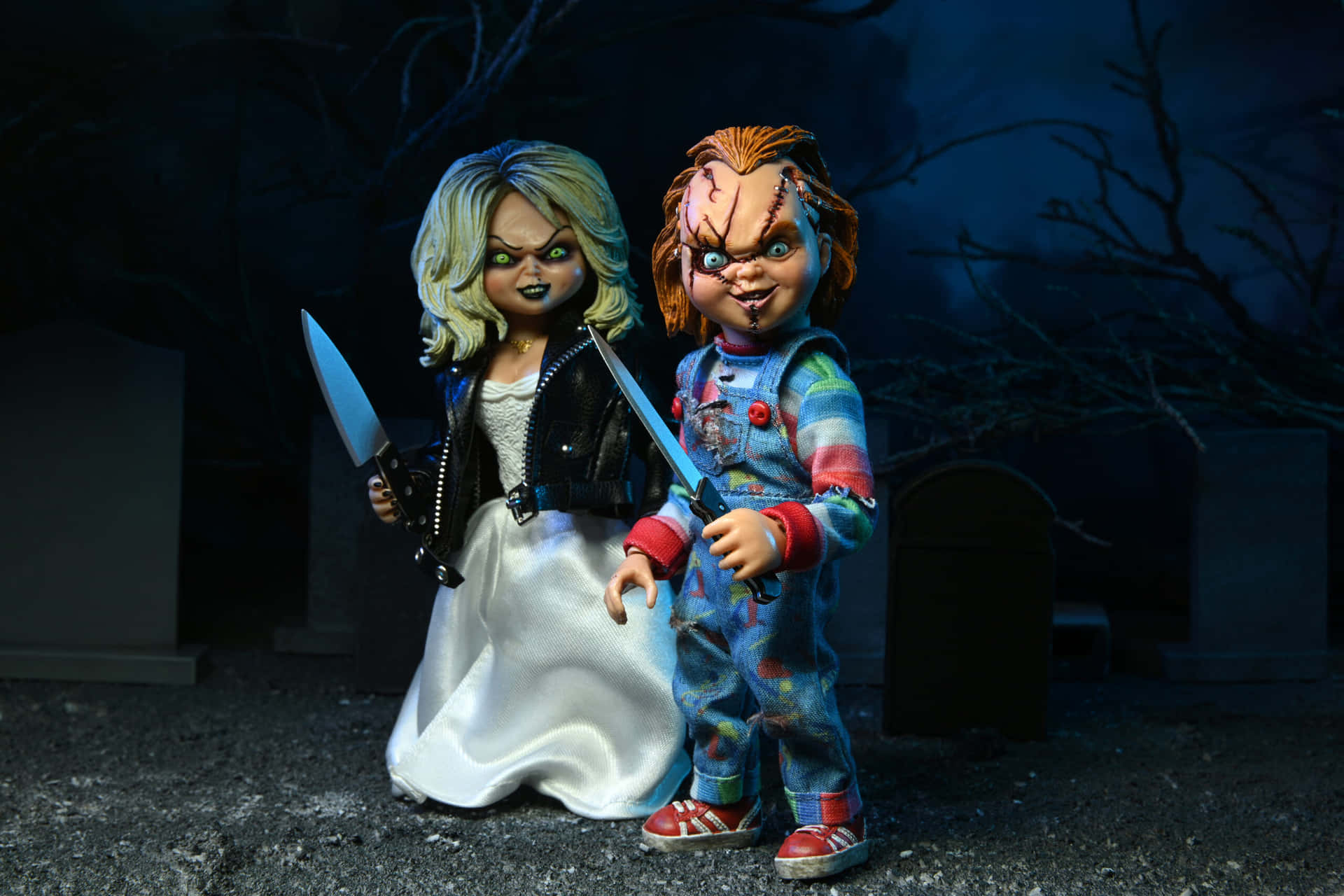 Poupées Chucky Et Mariée Avec Couteaux Fond d'écran