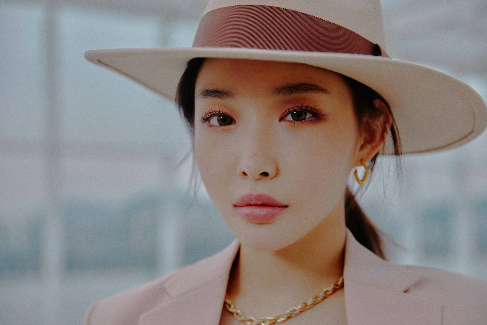 Chungha With Hat Wallpaper