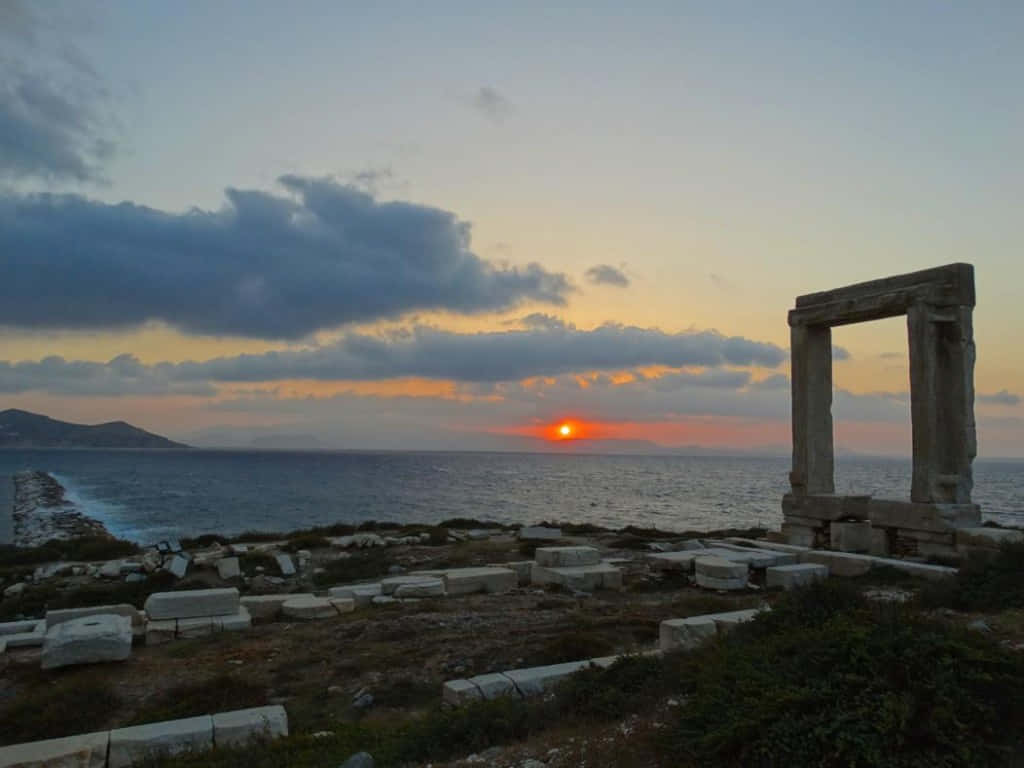 Cielooscuro En El Templo De Apolo En La Isla De Naxos Fondo de pantalla
