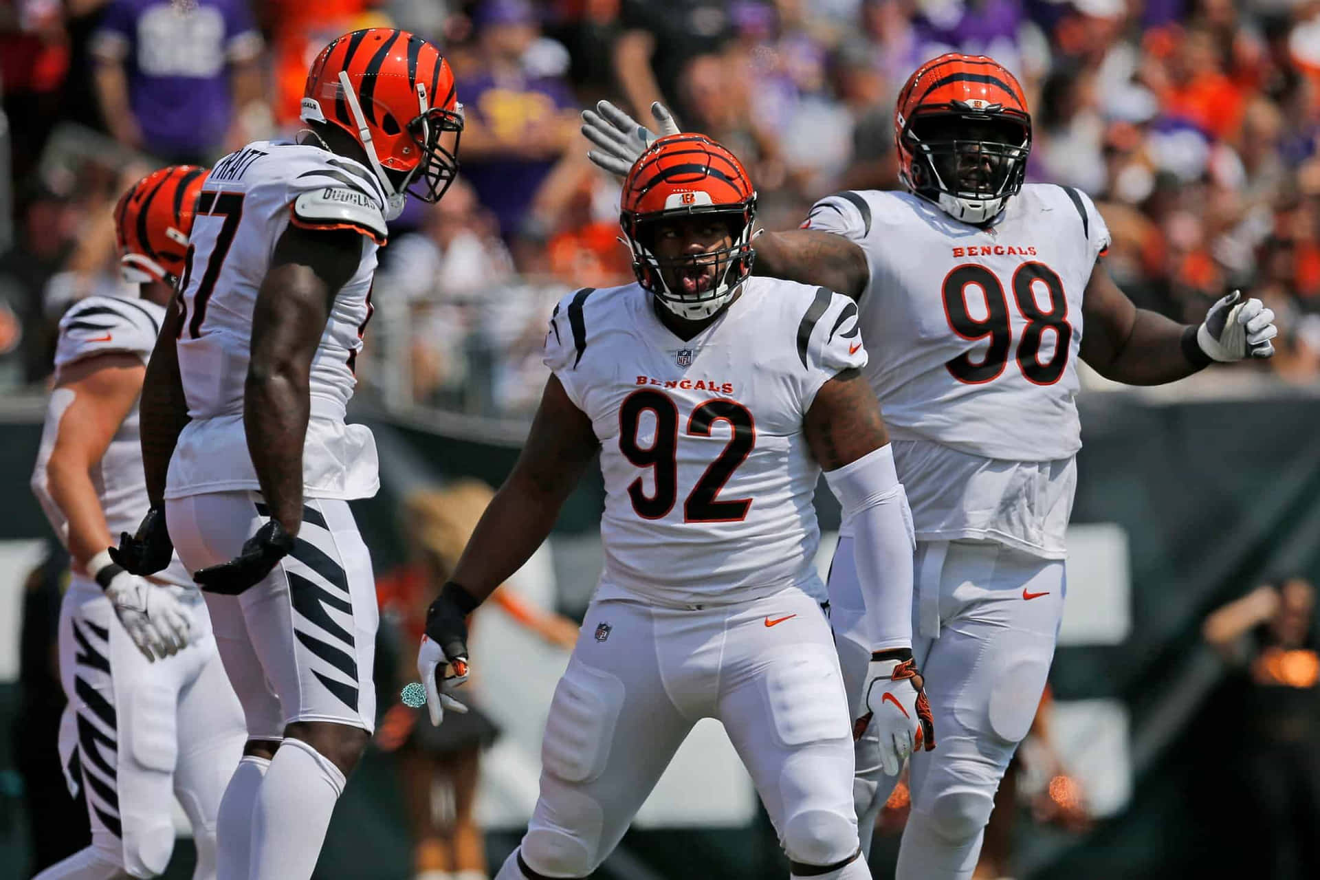 Cincinnati Bengals forsvar mand BJ Hill fejrer NFL-spils sejr Wallpaper