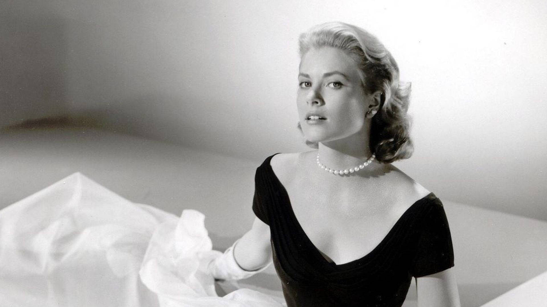 Kinostar Grace Kelly (for A Computer Or Mobile Wallpaper Featuring An Image Of The Actress Grace Kelly From Her Days As A Hollywood Starlet) Wallpaper