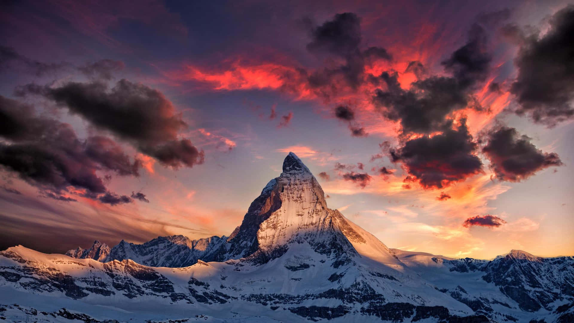 Cinematiskutsikt Över Matterhorn. Wallpaper