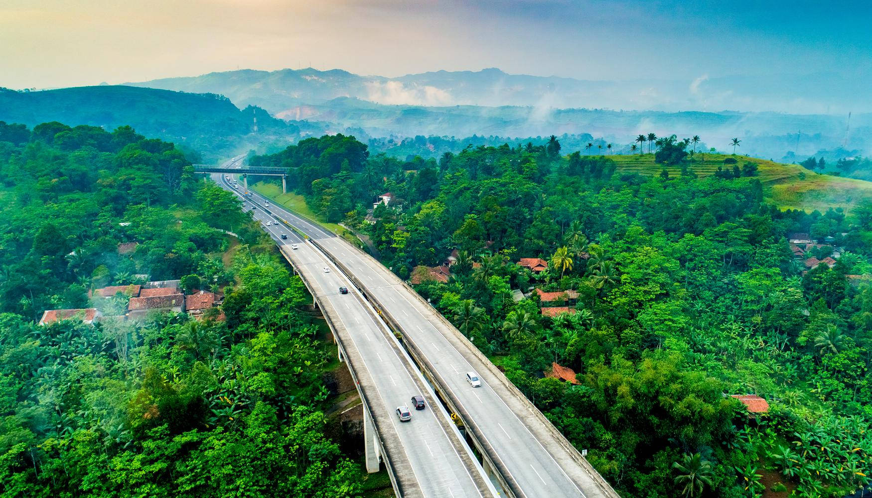 Cipularangtoll Road Es Una Autopista En Bandung. Fondo de pantalla