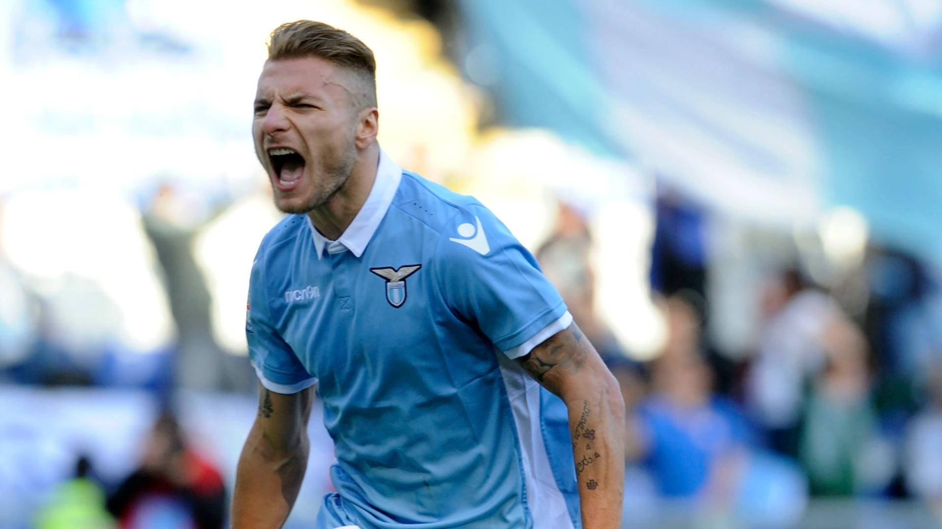 Ciro Immobile In Actie Achtergrond