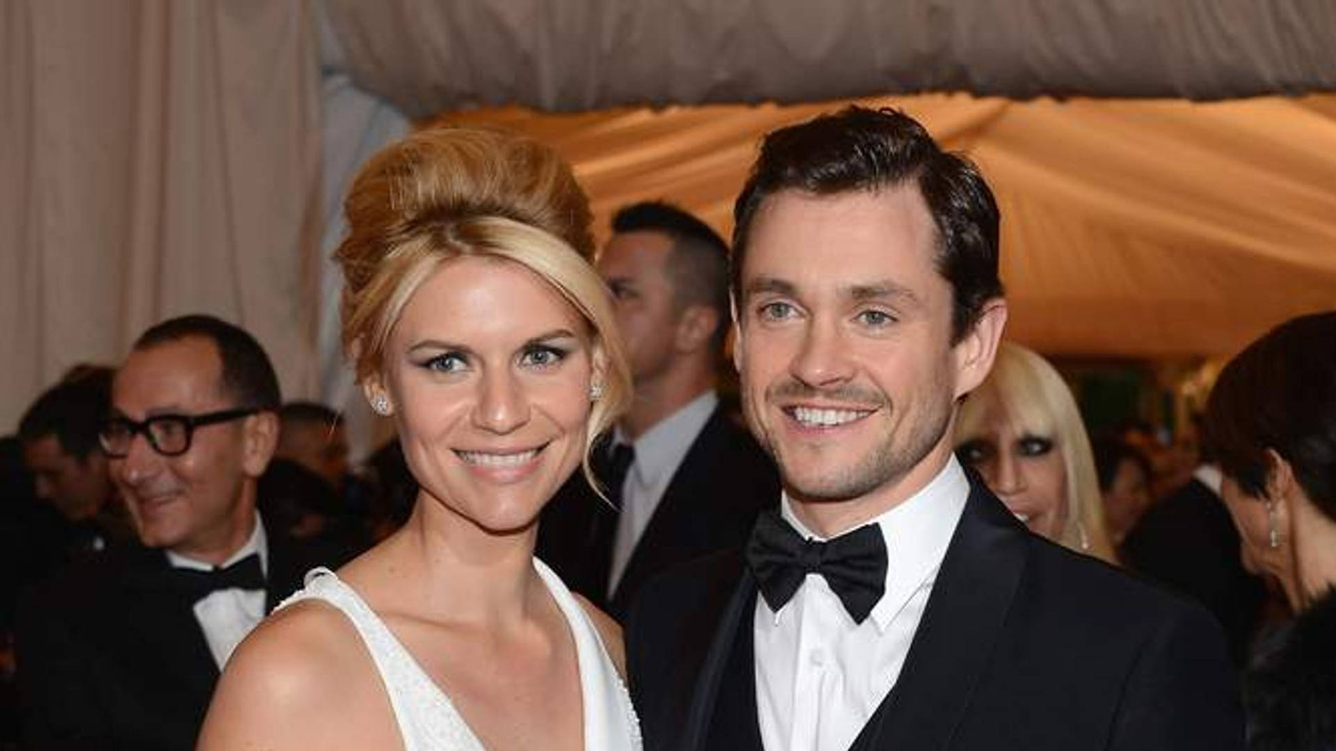 Claire Danes And Hugh Dancy Background