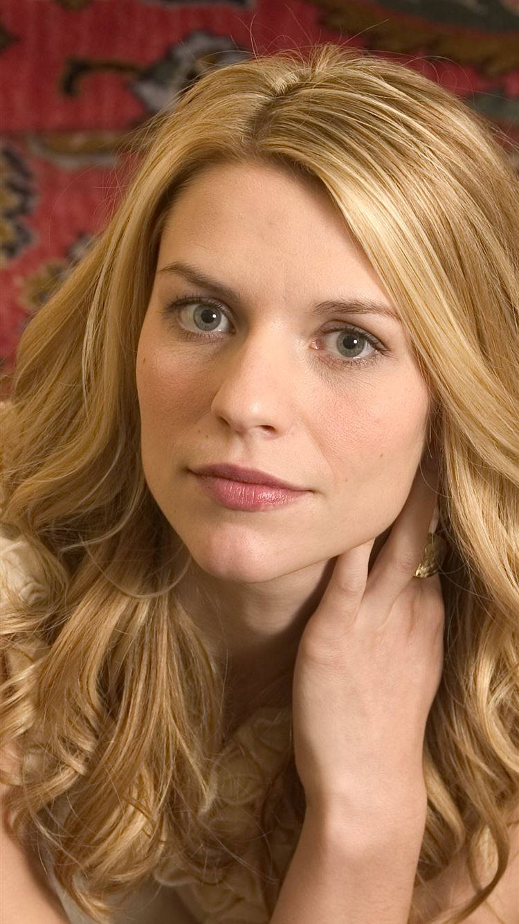 Claire Danes Long Curly Blonde Wallpaper