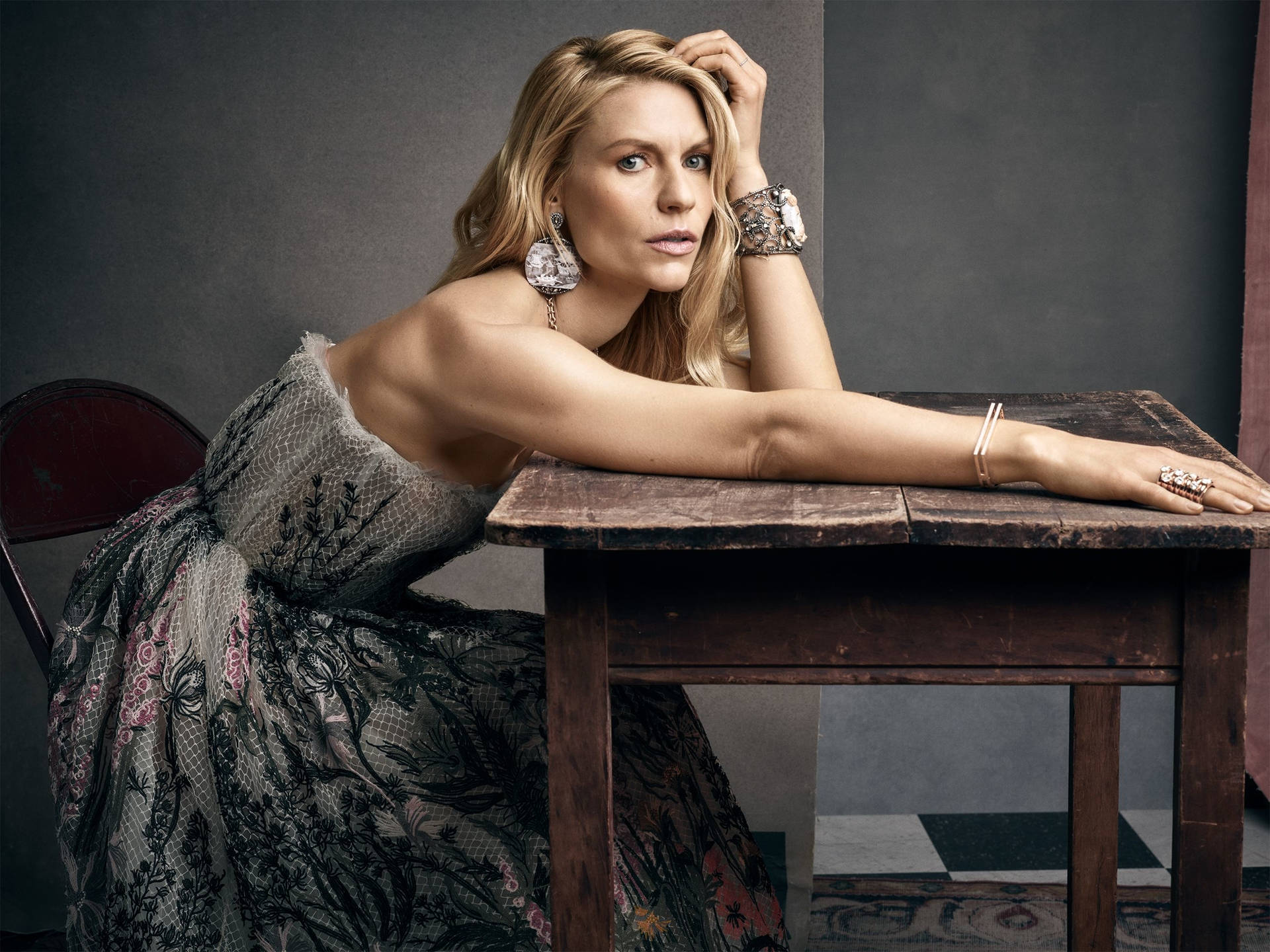 Claire Danes Town & Country Background