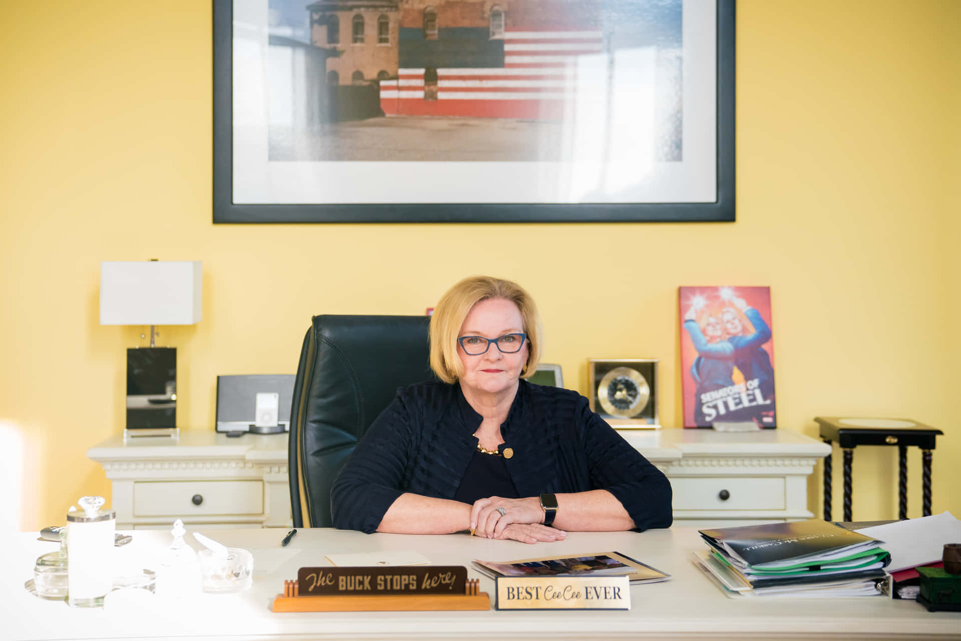Claire Mccaskill Behind Senate Desk Background
