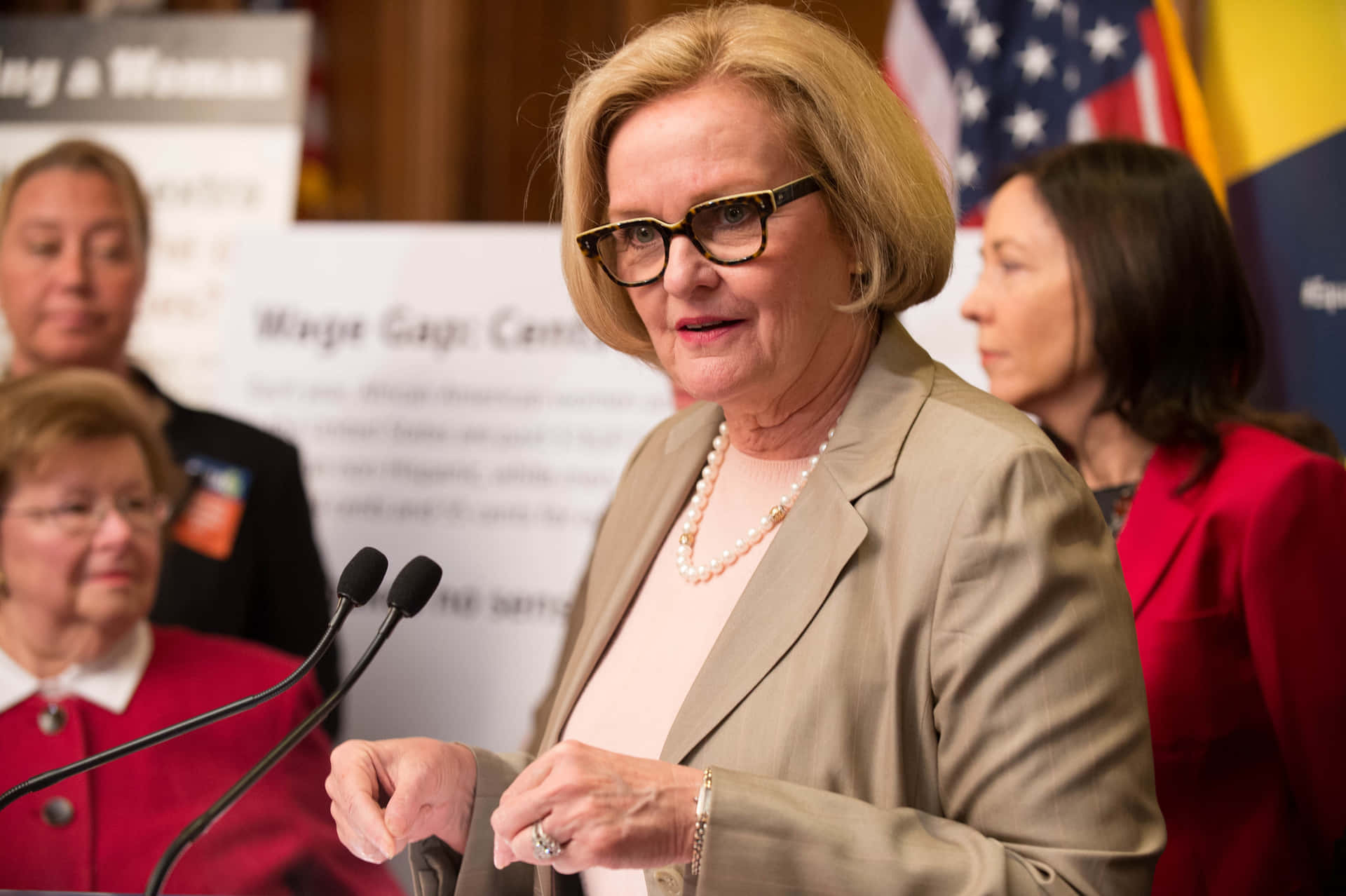 Claire Mccaskill With Women Politicians Background