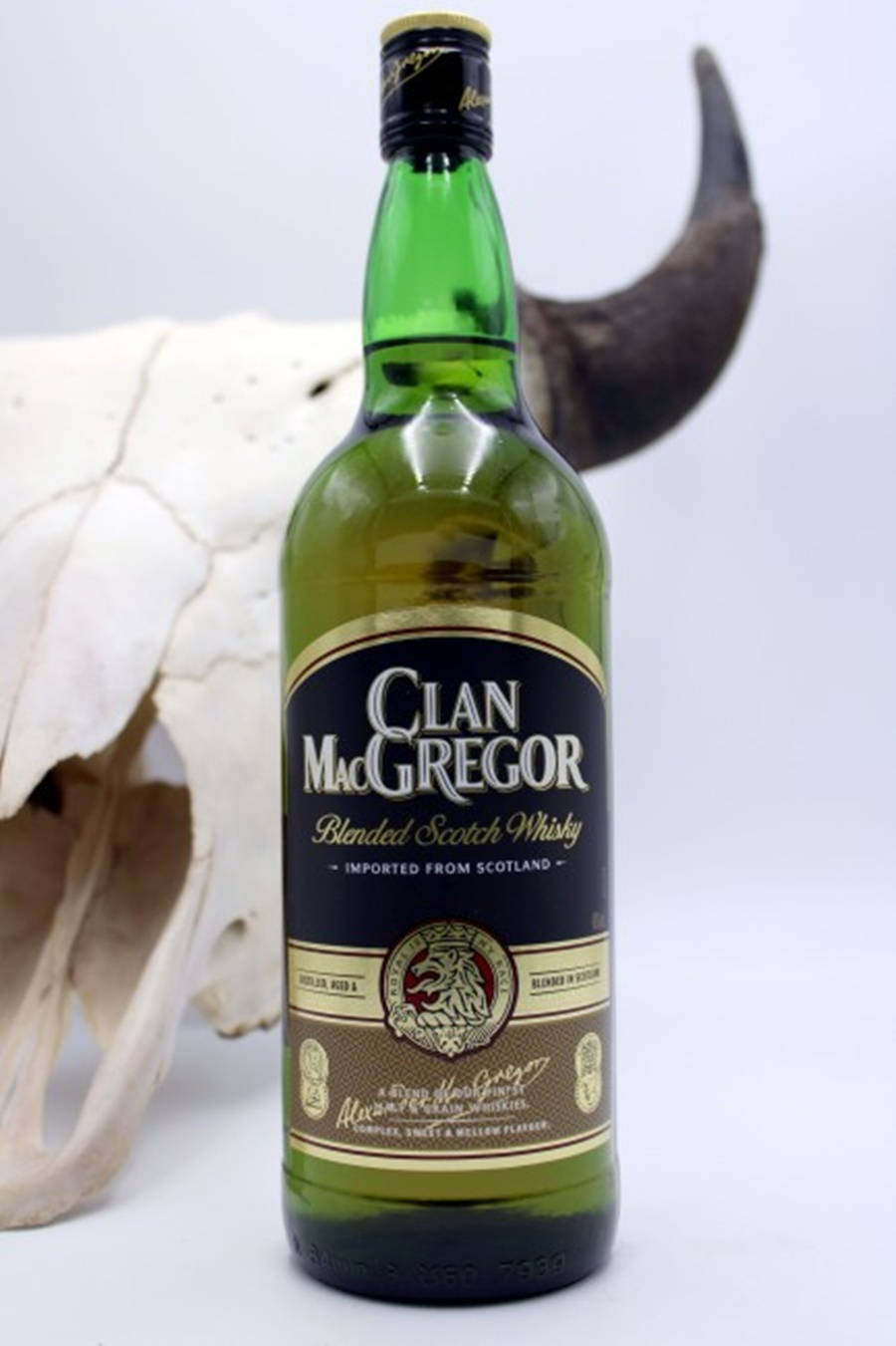 Clanmacgregor Scotch Con Teschio Di Toro Sfondo